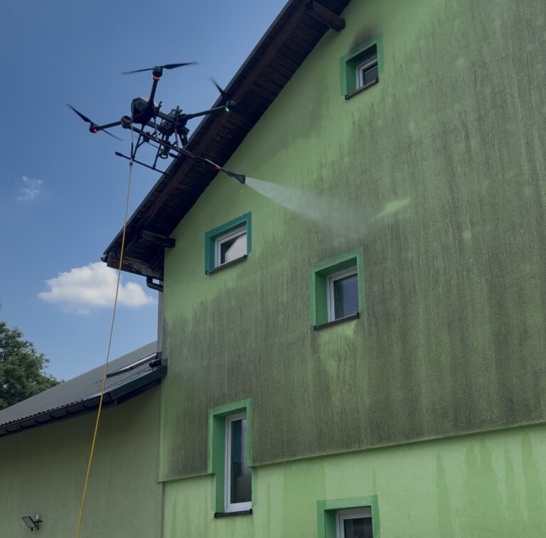 Mycie dronem